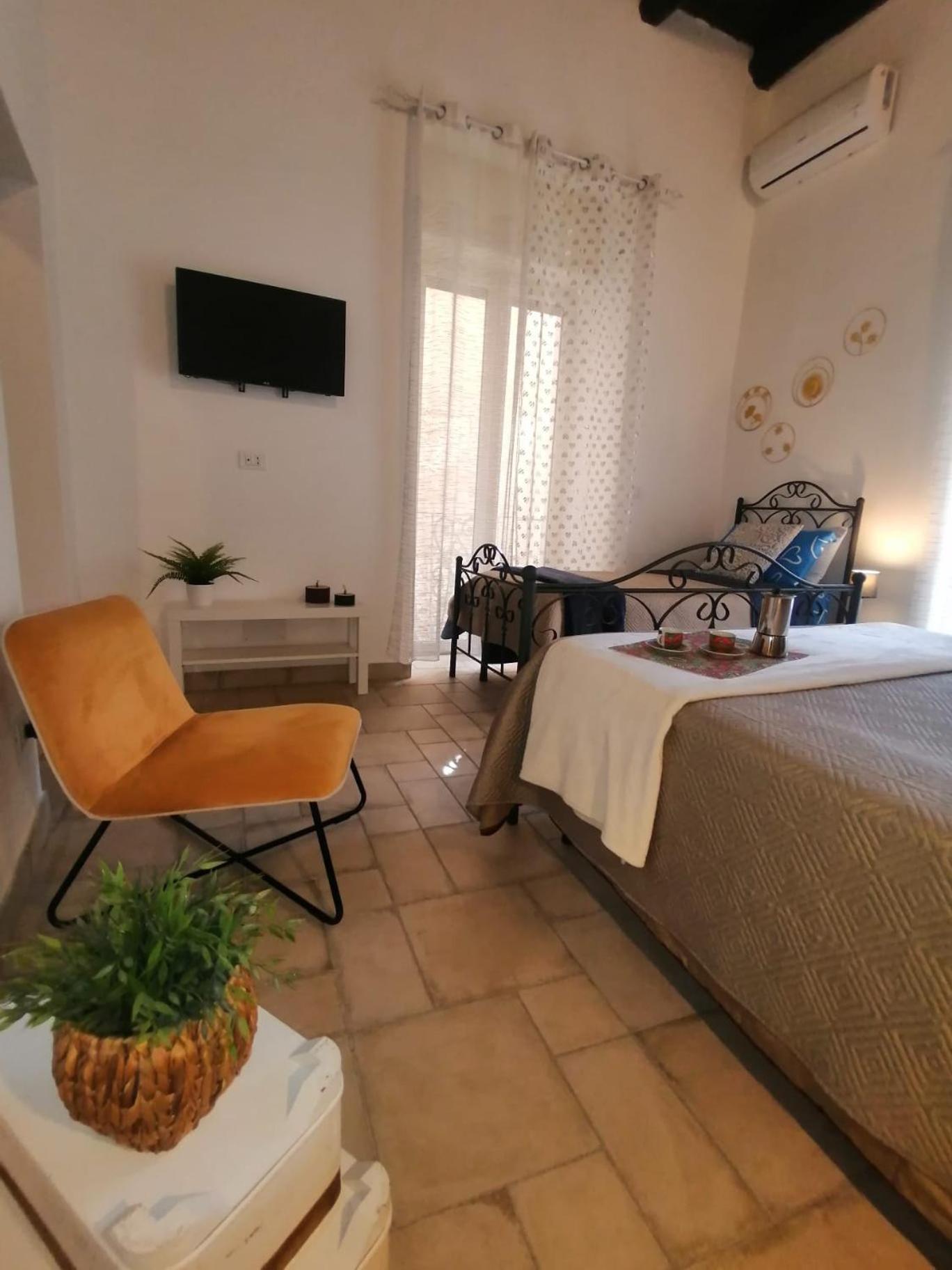 Il Vicoletto Sul Castello Apartment Naples Exterior photo